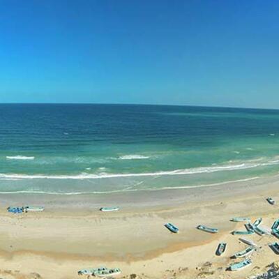 Celebrating Omani Environment day: A beach cleanup campaign